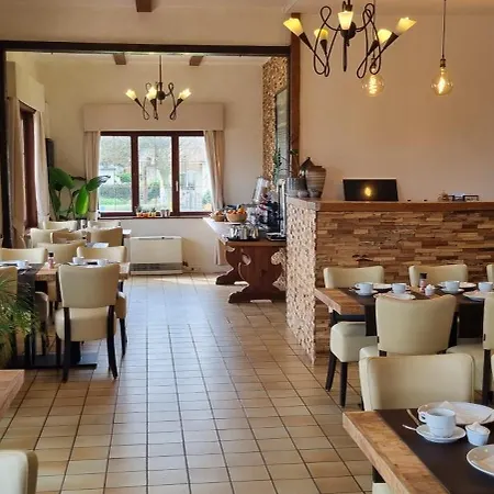 Hotell Westendia And Free Parking Breakfast