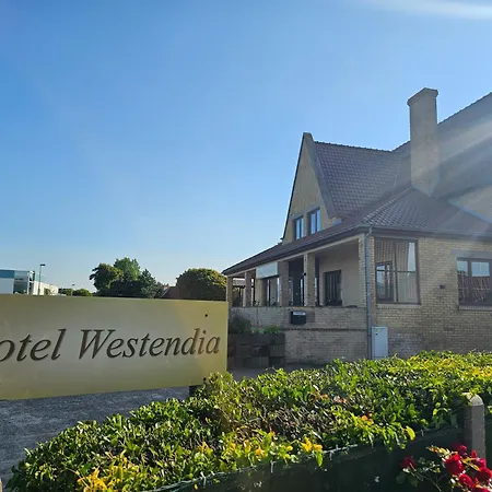 Westendia And Free Parking Breakfast Отель