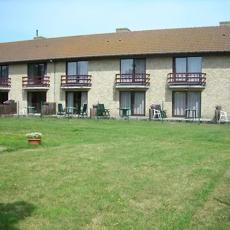 Westendia And Free Parking Breakfast 2*