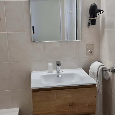 Westendia And Free Parking Breakfast Hotell Westende