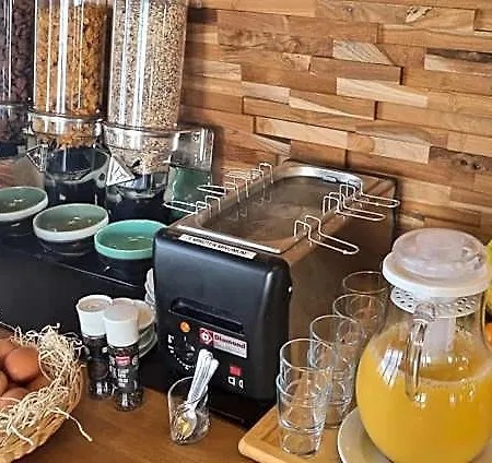 Westendia Inclusief Parking&top Breakfast ! 2*