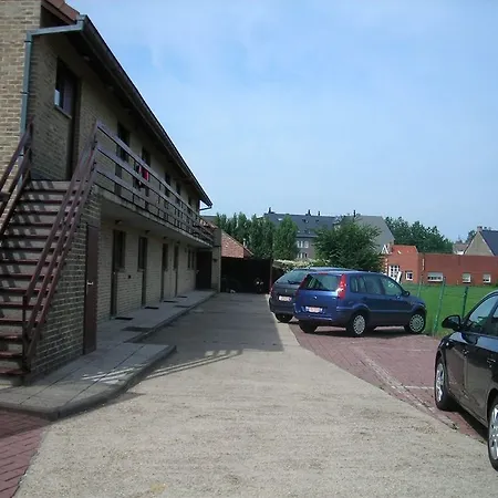 Отель Westendia And Free Parking Breakfast Вестэнде