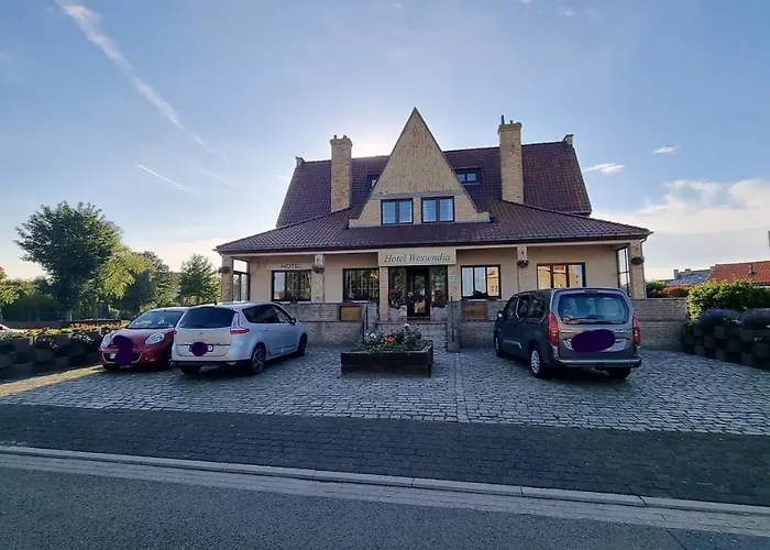 Westendia And Free Parking Breakfast Hotell Westende