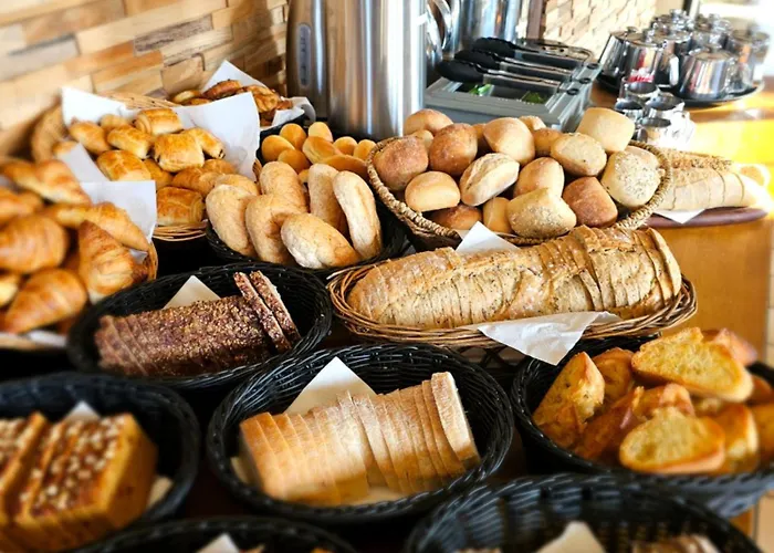 Westendia And Free Parking Breakfast Hotell Westende