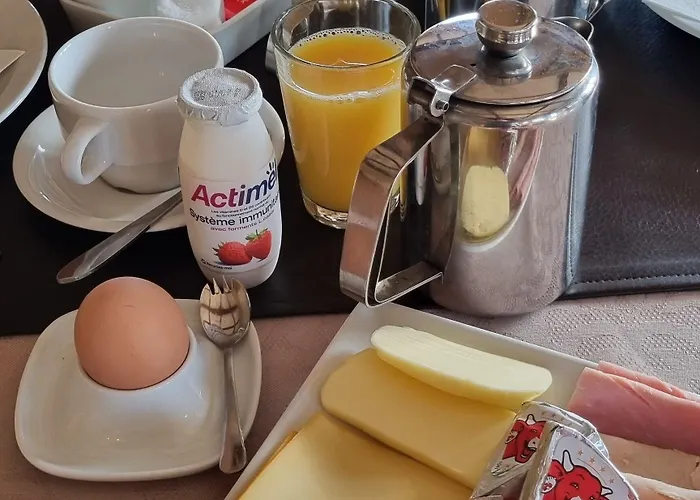 Westendia And Free Parking Breakfast Hotell Westende