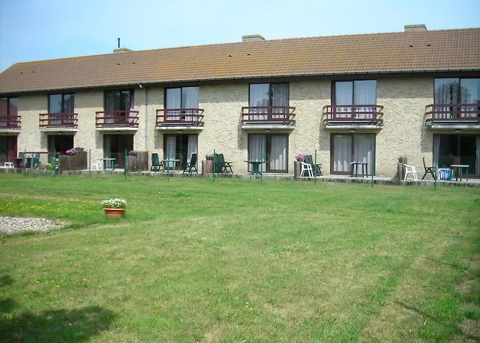 Westendia And Free Parking Breakfast 2*