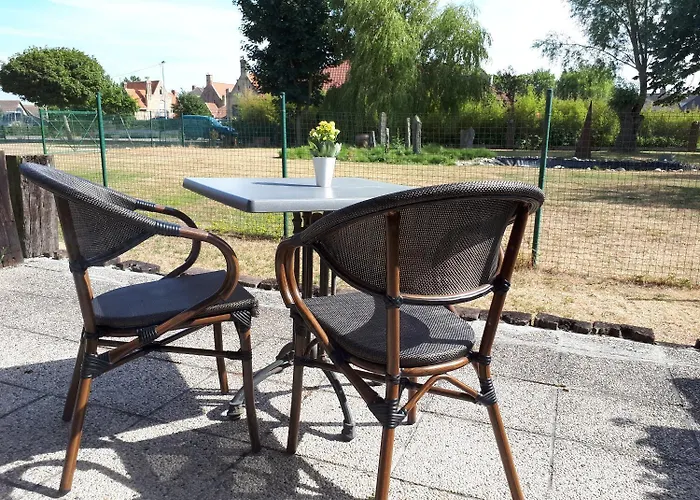 Westendia And Free Parking Breakfast 2*