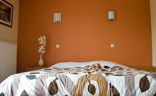 Westendia And Free Parking Breakfast